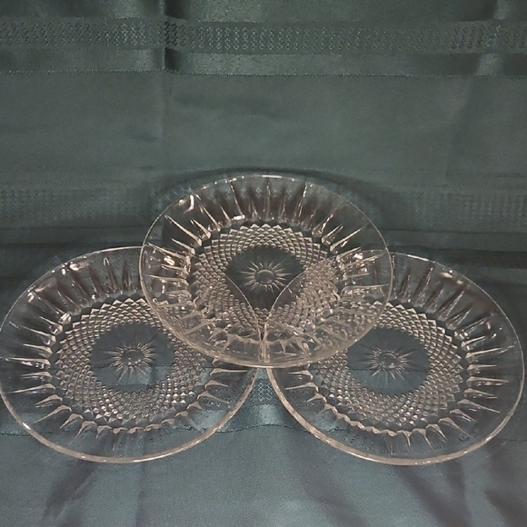 Other - Elegant Glass Dessert Plates